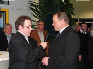 TV Überregional Moderator Daniel Kneis im Gespräch mit Minister Niebel