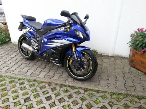 1075 - Yamaha R6