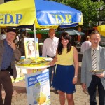 3762 - Wahlkampf auf dem Wochenmarkt 2