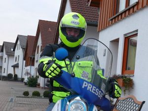 4892 - Motorrad Warnkleidung