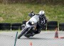 Drücken oder hängen? Kurventechniken beim Motorrad-Slalom in Nussloch