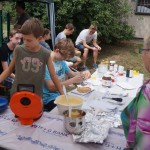 5429 - Dennis am Waffel backen
