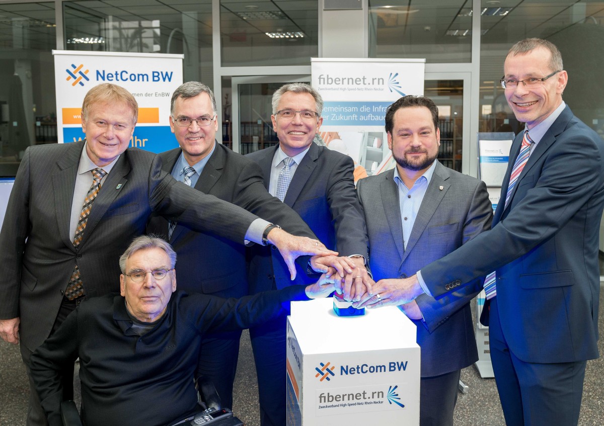 High-Speed-Netz: Erstes Unternehmen an Glasfasernetz angeschlossen