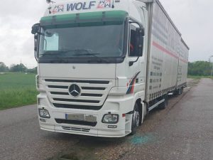 7069 - LKW Scheibe eingeschlagen