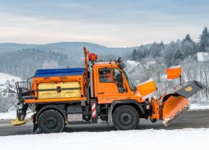 8185-winterdienst-streufahrzeug