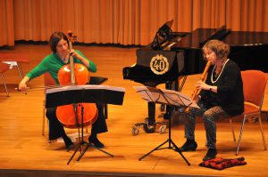 Katharina Uzal, Cello, und Ute Schleich, Blockflöte