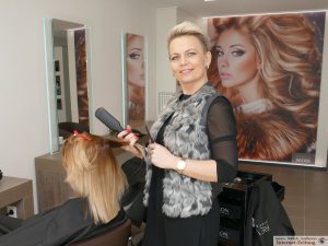 Friseurmeisterin Tatjana Wolodin