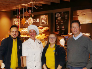 Stefan Walter (r.) und sein Team im EDEKA Leimen sind vielfältig sozial engagiert