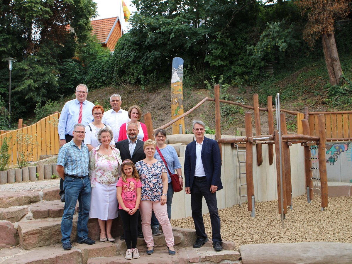 Theodor-Heuss-Grundschule in Sandhausen feiert neuen Dünenspielplatz