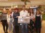 Muttertagsaktion von Realschule und EDEKA ermöglicht 564 € Spende an die Stadtbücherei