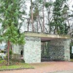 Bronzefigur auf dem Waldfriedhof St. Ilgen abgeschraubt und gestohlen 5872-Waldfriedhof-Dilje