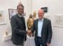 Treffen zwischen OB-Kandidat Holger Karl und Pfarrer Arul Lourdu