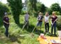Sensenkurs im Pfarrgarten Leimen: Tradition bewahren und Natur erleben